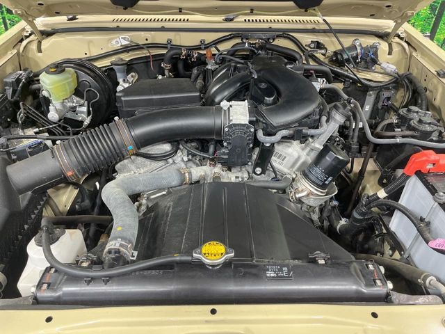 TOYOTA LANDCRUISER PICKUP 2015