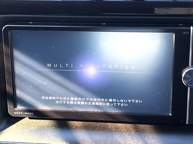 TOYOTA VOXY HYBRID 2014