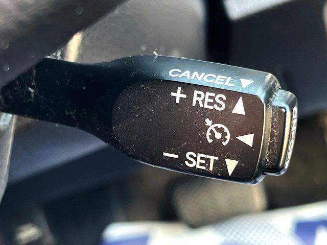 TOYOTA VOXY HYBRID 2014