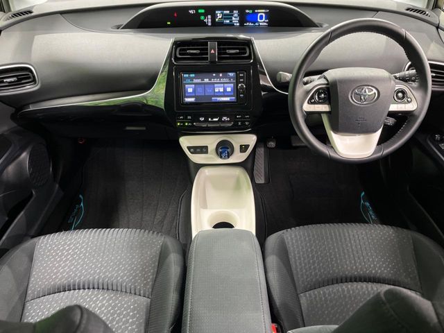 TOYOTA PRIUS 4WD 2017