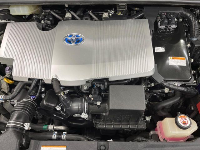 TOYOTA PRIUS 4WD 2017