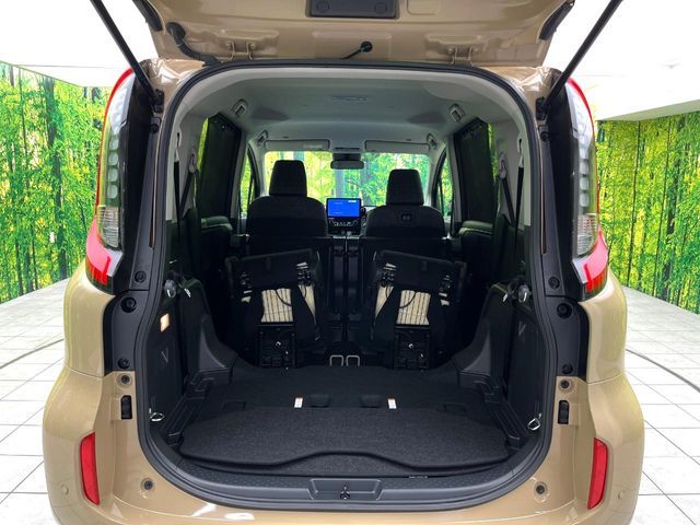 TOYOTA SIENTA HYBRID 2024