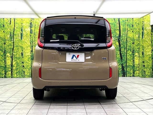 TOYOTA SIENTA HYBRID 2024