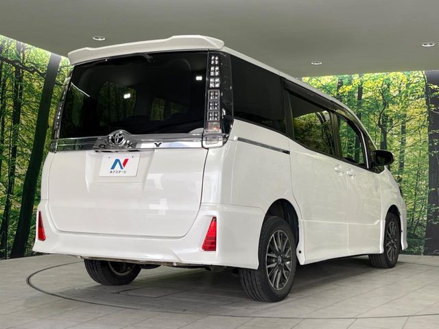 TOYOTA VOXY 4WD 2014