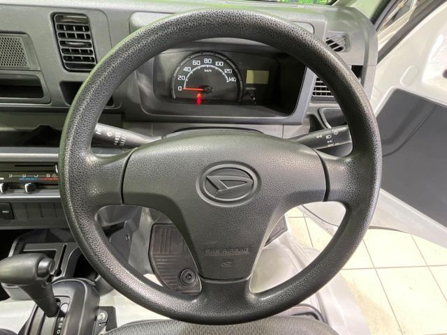 DAIHATSU HIJET truck 4WD 2016