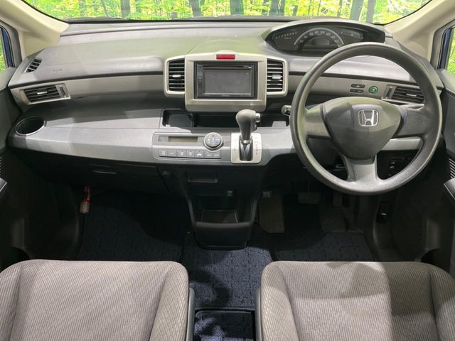 HONDA FREED 2011
