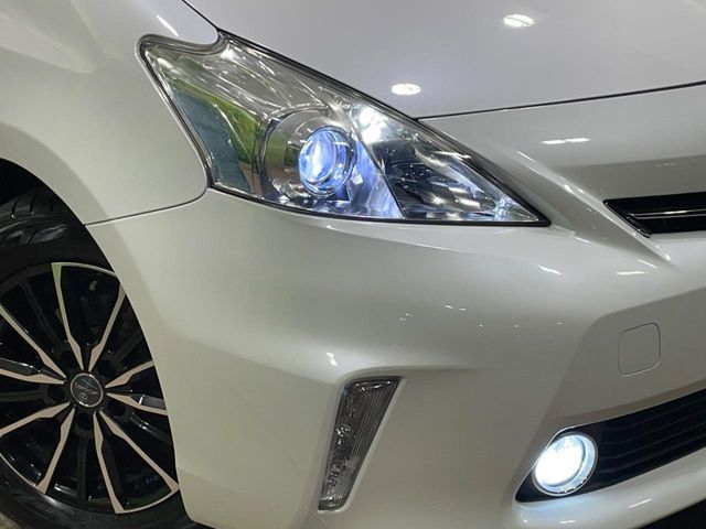 TOYOTA PRIUS Alpha 2013