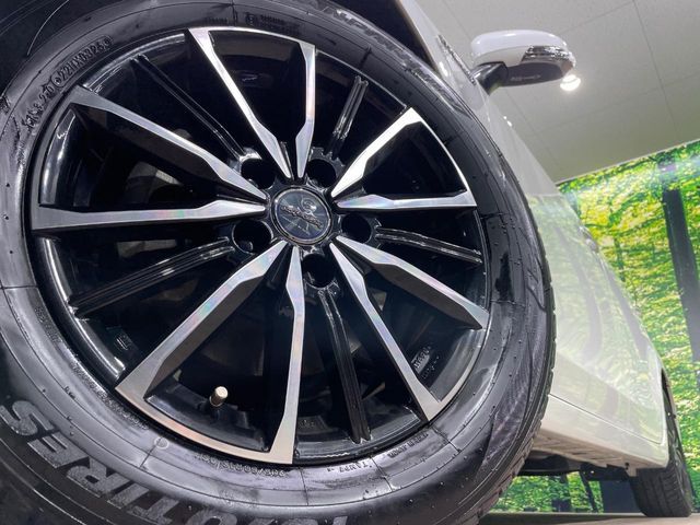 TOYOTA PRIUS Alpha 2013