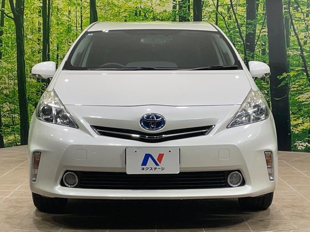 TOYOTA PRIUS Alpha 2013