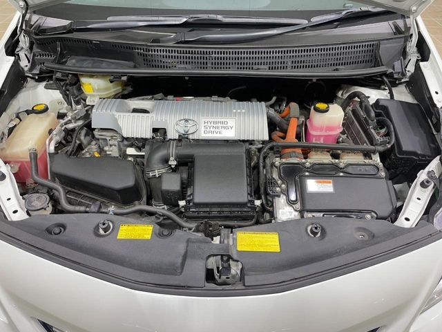 TOYOTA PRIUS Alpha 2013