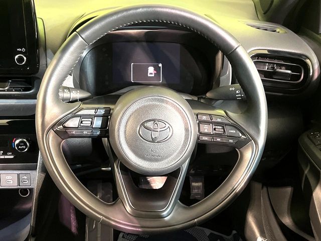 TOYOTA YARIS CROSS 2025