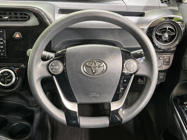 TOYOTA AQUA 2019