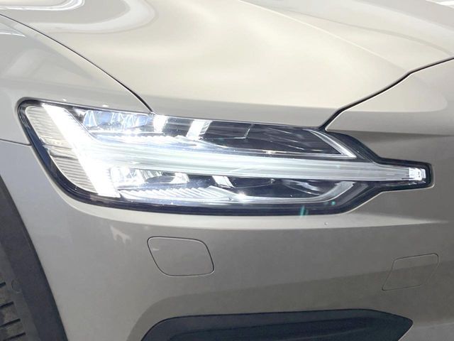 VOLVO VOLVO V60 CROSS COUNTRY 2021