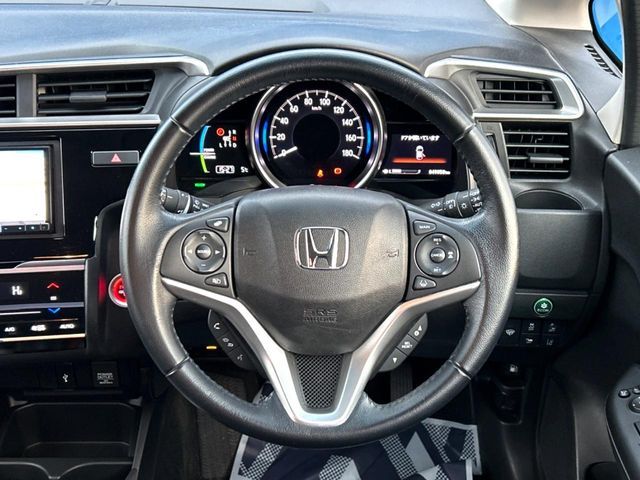 HONDA FIT HYBRID 4WD 2017