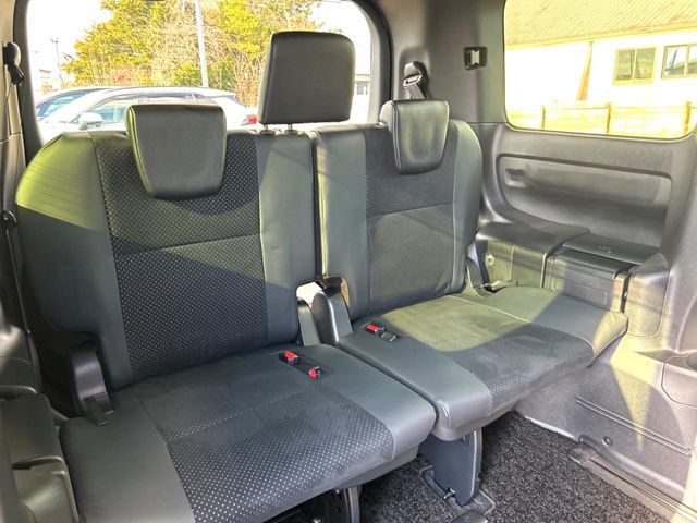 TOYOTA VOXY 4WD 2021