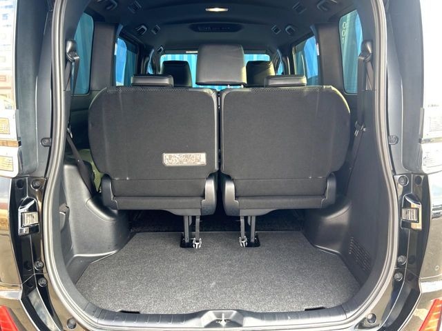 TOYOTA VOXY 4WD 2021