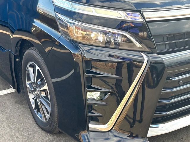 TOYOTA VOXY 4WD 2021