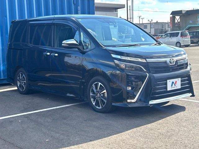 TOYOTA VOXY 4WD 2021