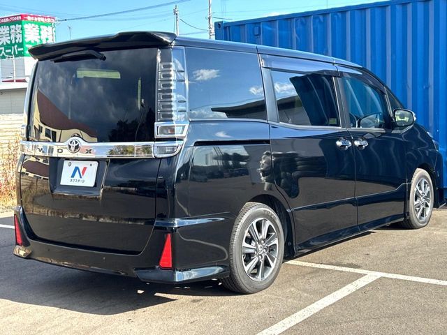 TOYOTA VOXY 4WD 2021