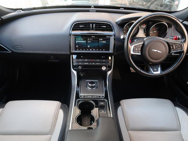 JAGUAR JAGUAR XEseries 2016