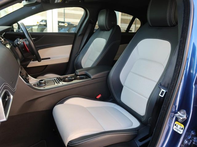 JAGUAR JAGUAR XEseries 2016