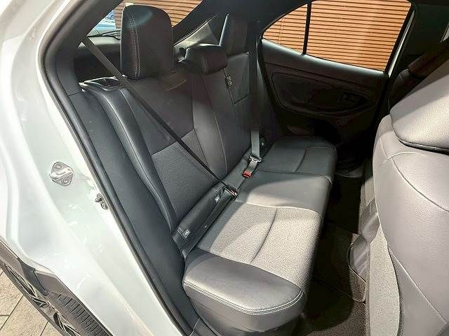 TOYOTA YARIS CROSS HYBRID 2025