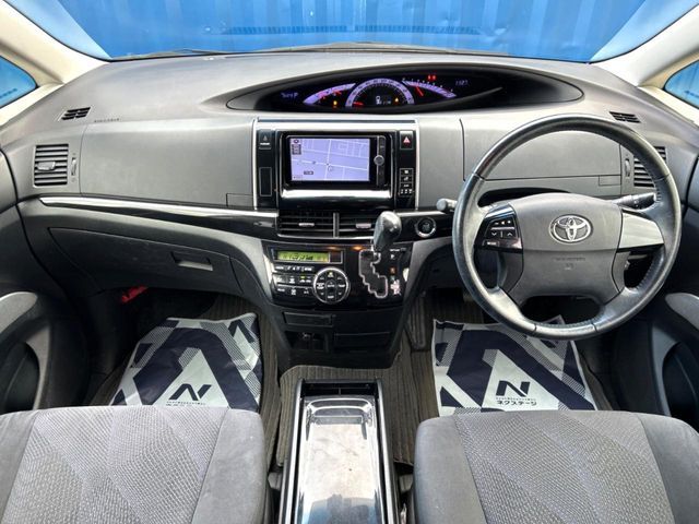 TOYOTA ESTIMA  4WD 2012