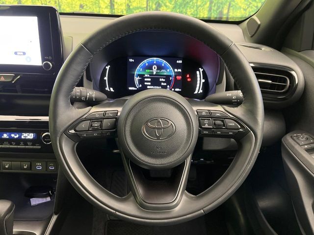 TOYOTA YARIS CROSS 2025