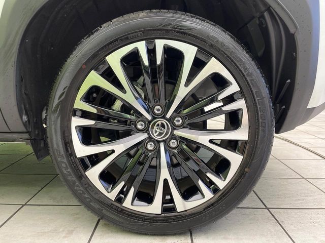 TOYOTA YARIS CROSS 2025