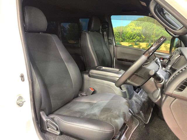 TOYOTA HIACE van 2WD 2023