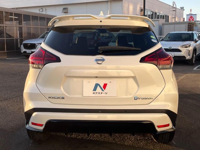 NISSAN KICKS 2020