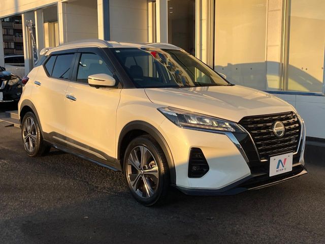 NISSAN KICKS 2020