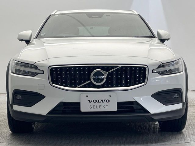 VOLVO VOLVO V60 CROSS COUNTRY 2022