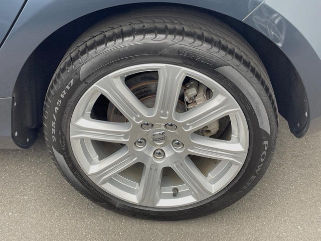 VOLVO VOLVO V40 2016