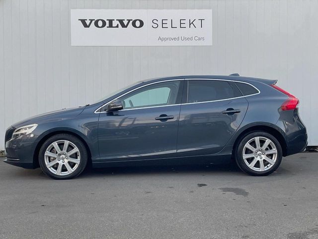 VOLVO VOLVO V40 2016