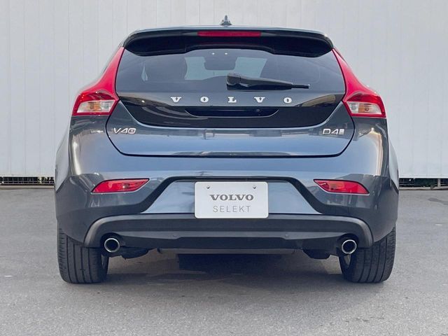 VOLVO VOLVO V40 2016