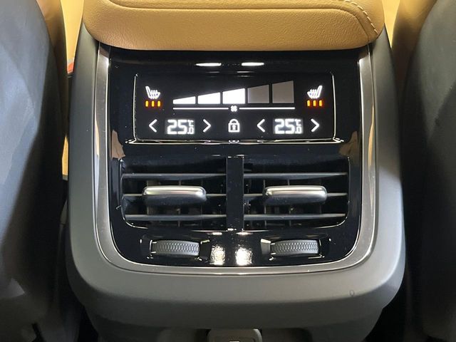 VOLVO VOLVO V60 CROSS COUNTRY 2023