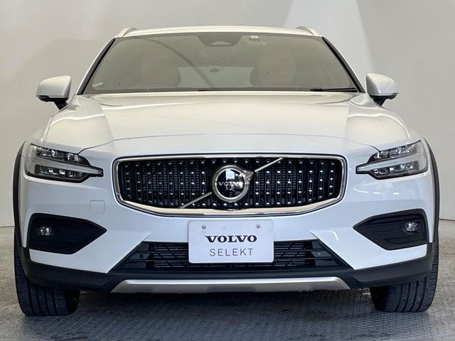 VOLVO VOLVO V60 CROSS COUNTRY 2023
