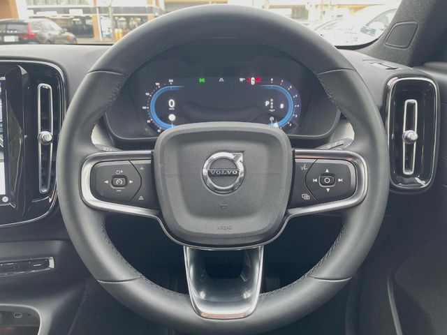 VOLVO VOLVO XC40 2022