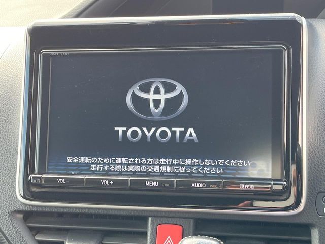 TOYOTA NOAH 2017