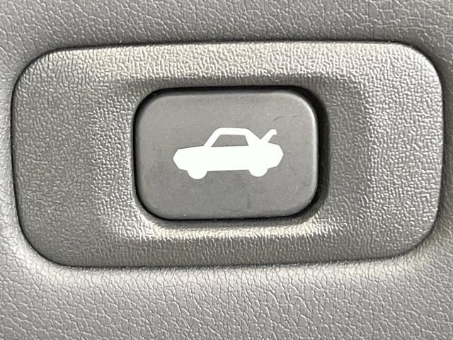 TOYOTA CROWN sedan hybrid 4WD 2018