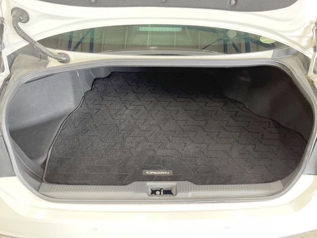 TOYOTA CROWN sedan hybrid 4WD 2018