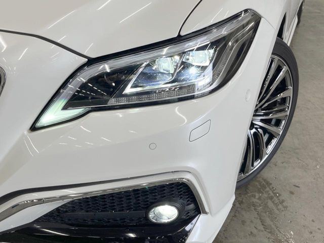 TOYOTA CROWN sedan hybrid 4WD 2018