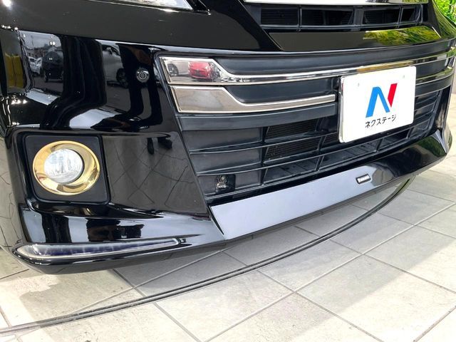 TOYOTA VELLFIRE 2013