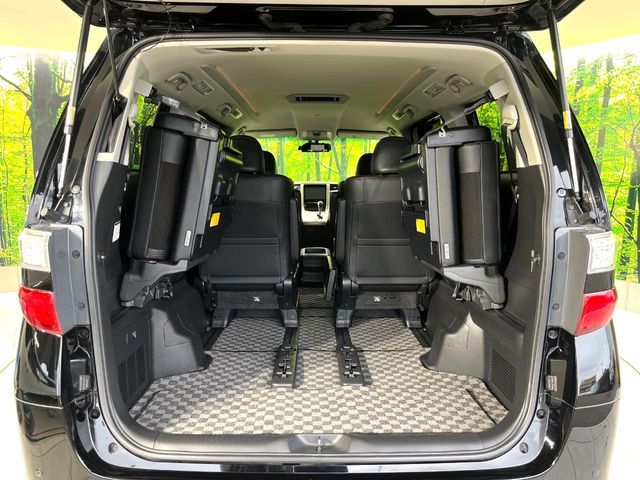 TOYOTA VELLFIRE 2013