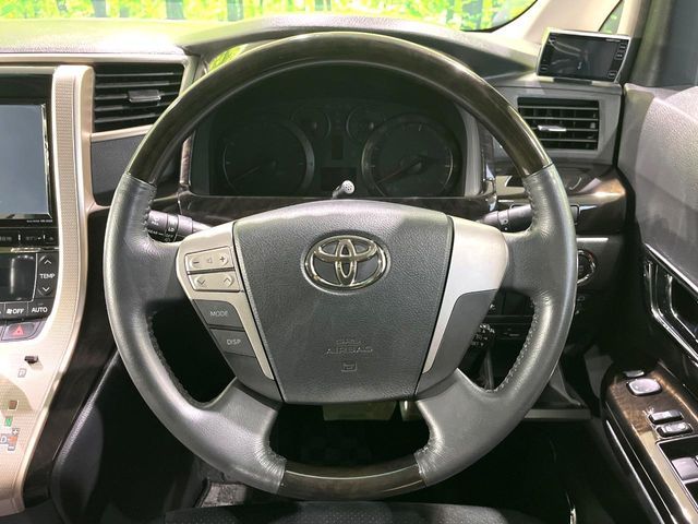 TOYOTA VELLFIRE 2013