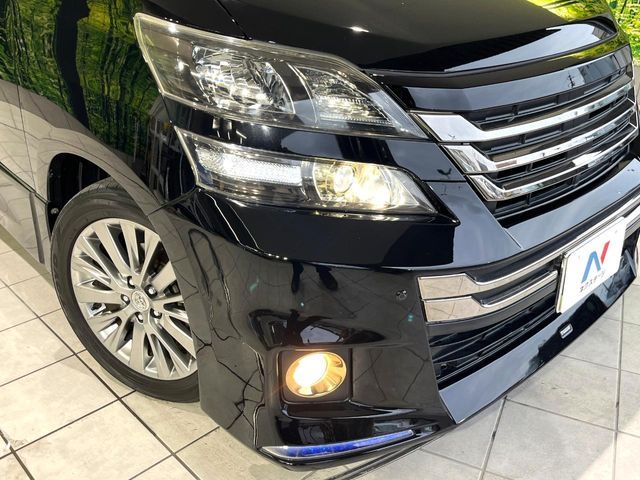 TOYOTA VELLFIRE 2013
