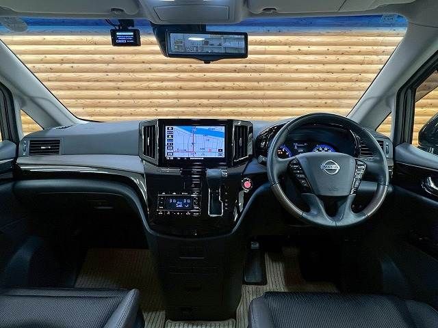 NISSAN ELGRAND  4WD 2022