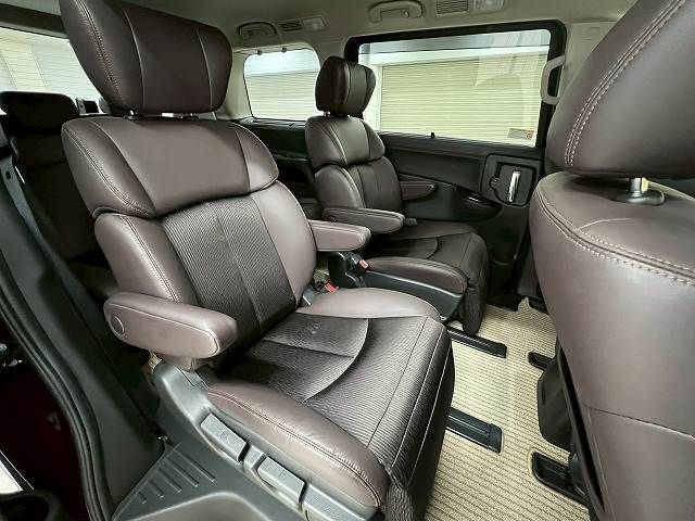 NISSAN ELGRAND  4WD 2022