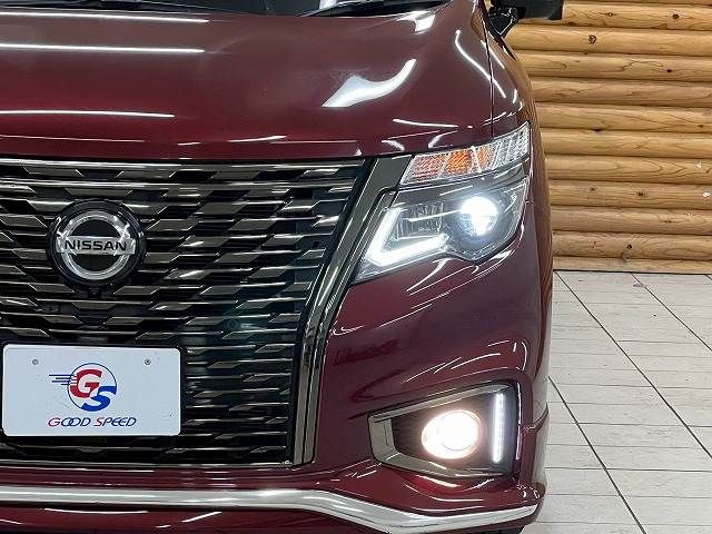 NISSAN ELGRAND  4WD 2022